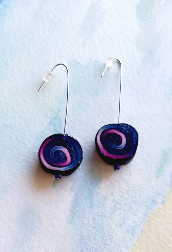 boucles colorées bois métal neuves 5 cms